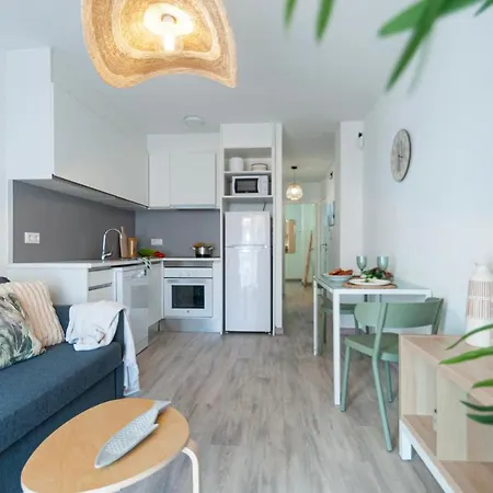Con Terraza Cerca De La Playa By Insidehome * エンプリアブラバ